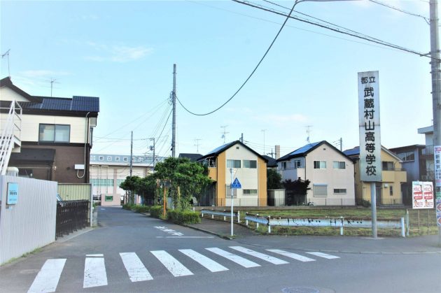 都立武蔵村山高校の外観の画像